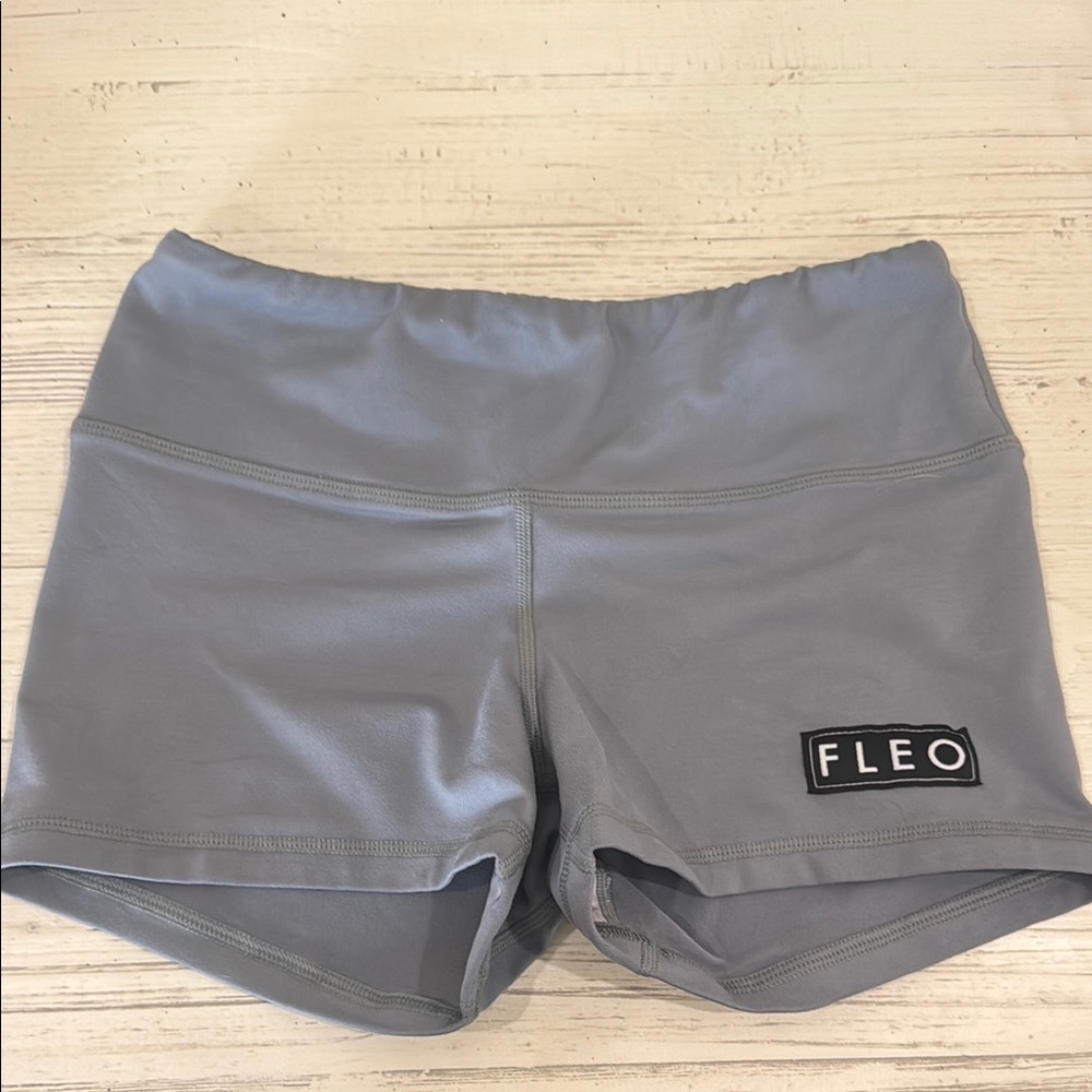 Fleo Gray Athletic Shorts with Elastic Waistband and Moisture-Wicking Fabric
